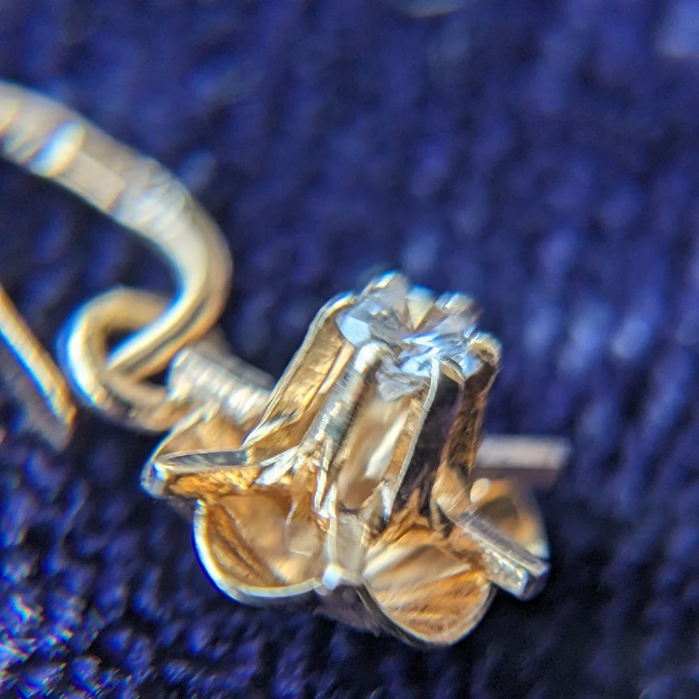 Solid 10K Gold Flower Pendant, Vintage - Picture 6 of 9